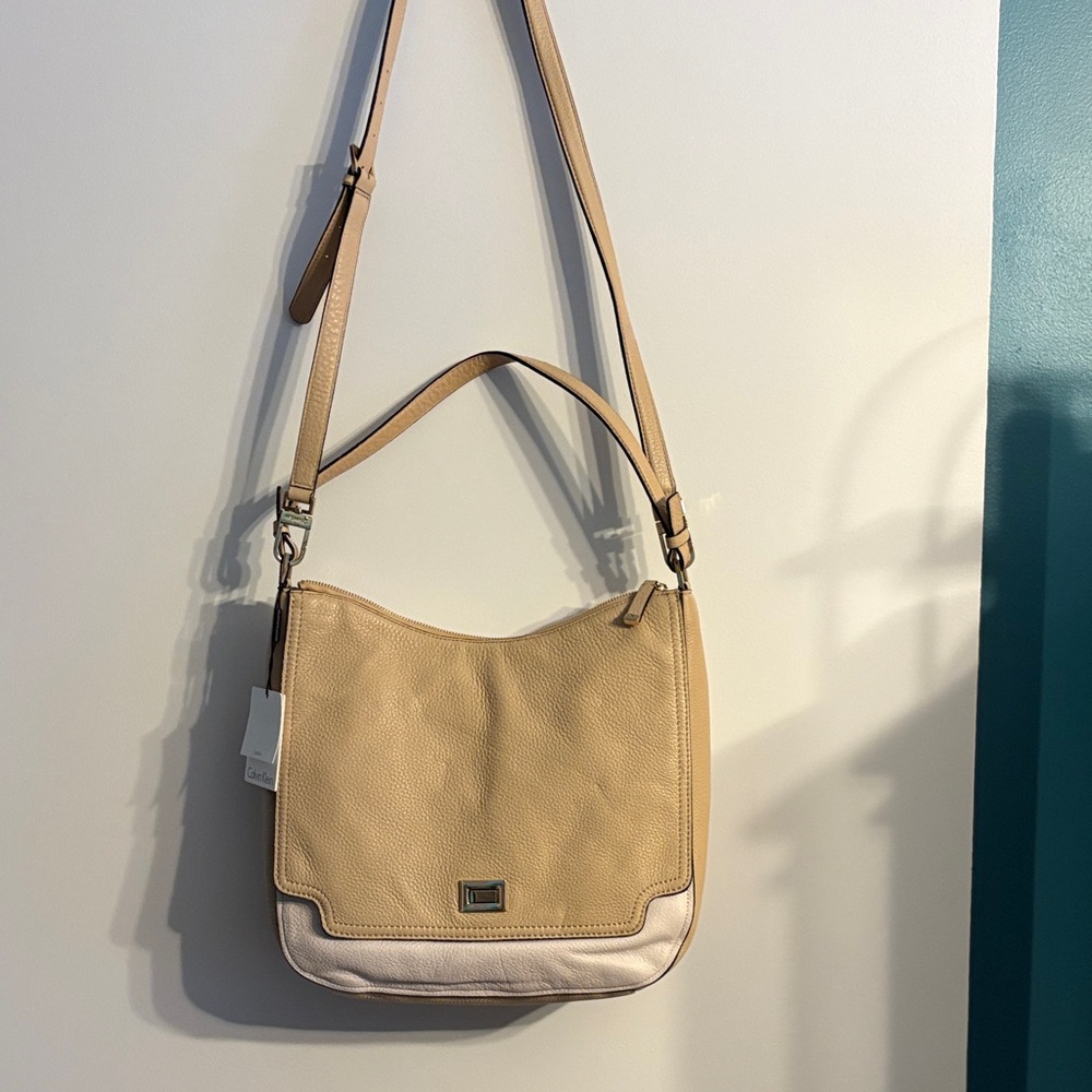 Elegant Tan and Cream Shoulder Bag